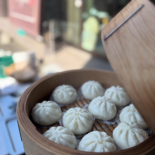 いでちょう百縁商店街11.15 終了しましたー 亡き父たちがスタートしたというこの百縁商店街。コロナ禍で開催できなかった年もありましたが、今回で24回目。